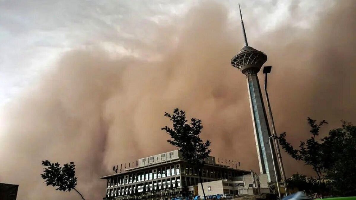 طوفان شدید و گردوخاک در تهران