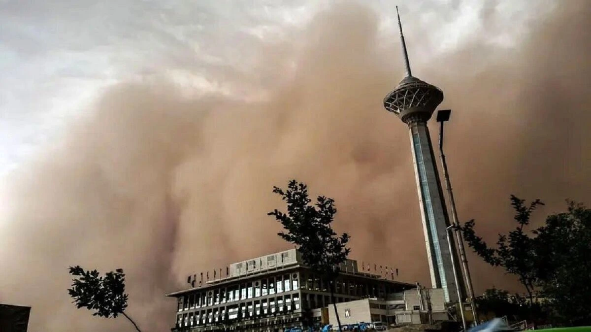 طوفان شدید و گردوخاک در تهران
