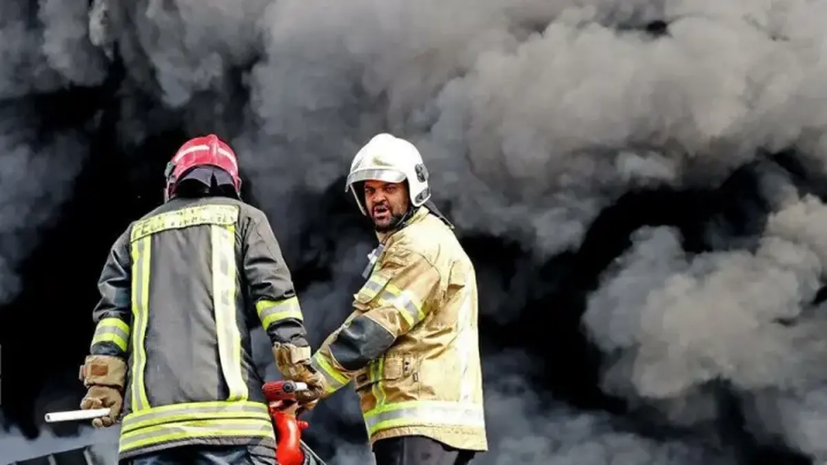 آتش‌سوزی در کارخانه شیمیایی خرم‌آباد