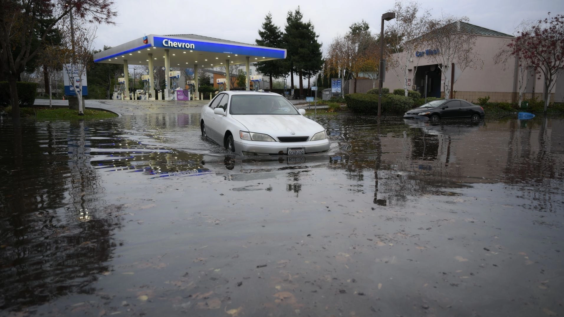 سیل و رانش زمین در کالیفرنیا