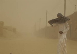 ۱۳۱۱ بیمار و مصدوم در اثر طوفان در سیستان